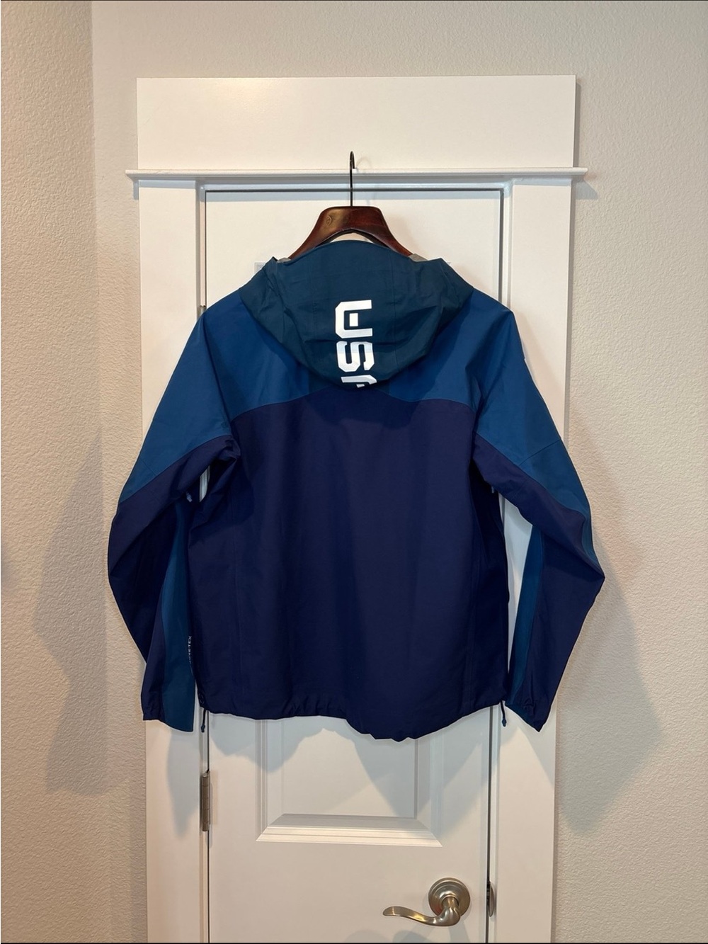 Nike ACG women's Colorblock Navy Blue Hooded Rain Jacket